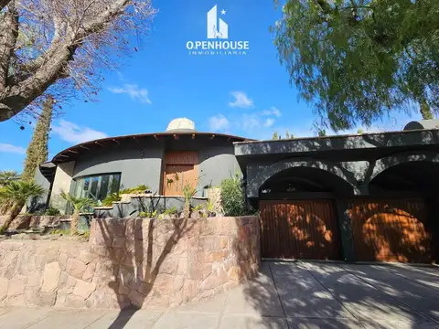OPENHOUSE vende imponente casa en Barrio Dalvian