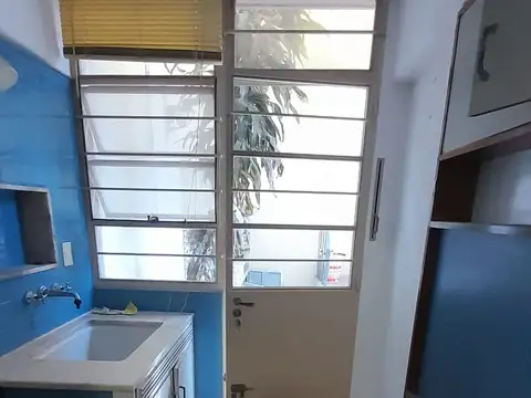 Casa 6 ambientes con 2 baños