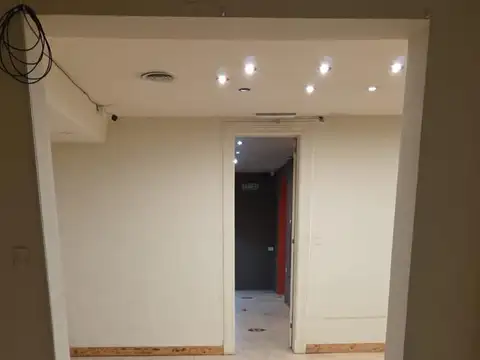 Local en Alquiler en Parque Chacabuco, $ 2.500.000