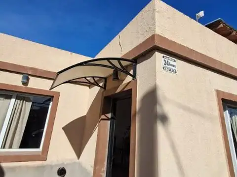CASA AMPLIA CON SALIDA A DOS CALLES- PERMUTA POR DEPTO EN FLORES O FLORESTA