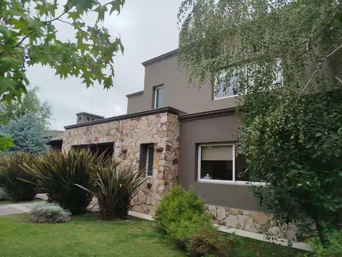 Casa en venta - Barrio Privado El Remanso - Chacras de Coria