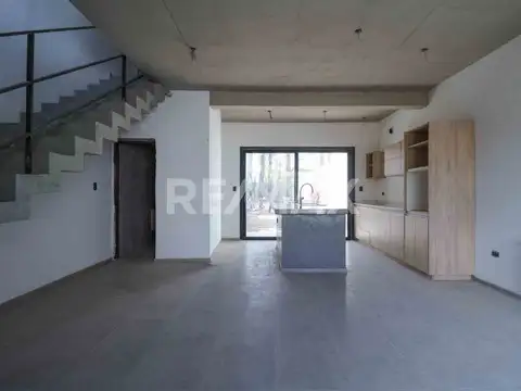 Casa en Venta con 1 cochera