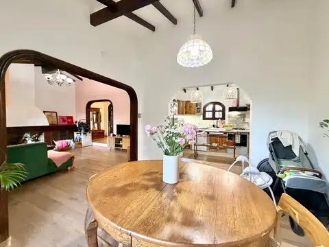 Casa en Venta con 3 cocheras
