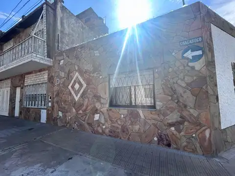 Ayolas