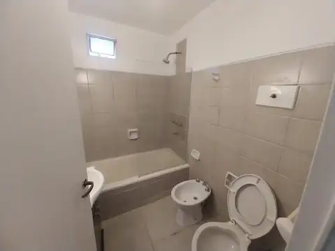 VENTA DE TRES AMB EN ALMAGRO LUMINOSO EN OPORTUNIDAD