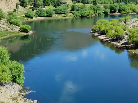 Campo Nahuel Mapi sobre Rio Aluminè - Patagonia Argentina