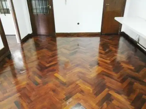 OFICINA PISO DE 46,38v M2 A RECICLAR