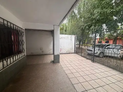 Casa en Venta con 5 cocheras