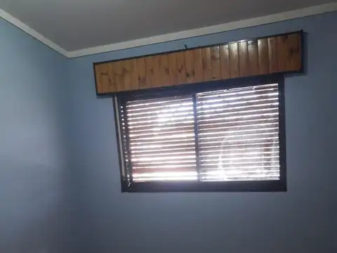 Casa en Alquiler con 4 cocheras