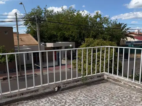 VENTA CASA BARRIO SANTA ANA GUAYMALLÉN