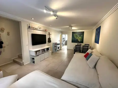 Dúplex 4 Ambientes en Olivos - Suite, Escritorio y Patio - 161m² - Doble Cochera