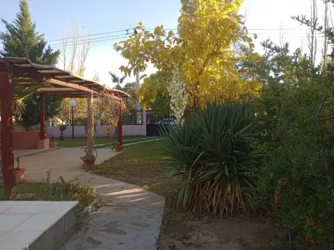 VENTA Casa con pileta y quincho en  El Carrizal