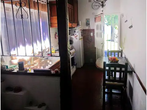 HERMOSO CHALET ACEPTA PARTE PAGO DPTO EN CABA, OPORTUNIDAD!