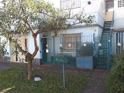 Casa 7 ambientes con 3 baños