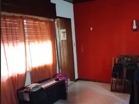 Casa 3 ambientes con 1 baño