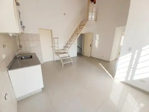 Evita 900, Piso 1