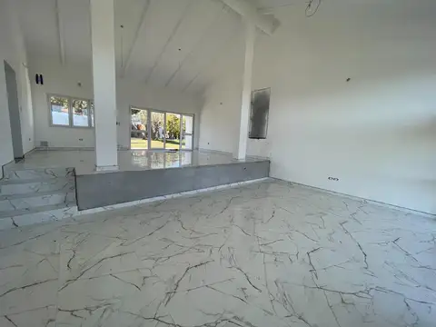 Local en Alquiler en Arguello, $ 2.100.000