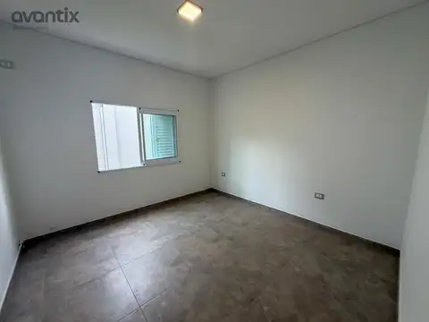 PH a estrenar de 2 dormitorios con amplio patio en barrio El Bosque