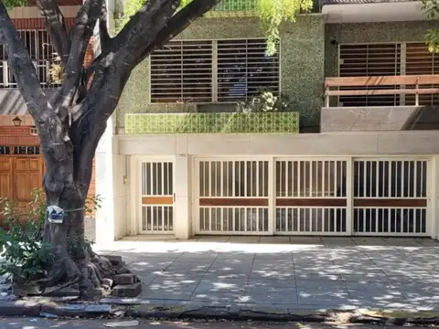 MUY BUEN PH 4 AMB. SEGUNDO PISO POR ESCALERA - GRAN PARQUE COMUN CON QUINCHO Y PARRILLA - SUPER LUMINOSO
