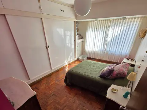 MUY BUEN PH 4 AMB. SEGUNDO PISO POR ESCALERA - GRAN PARQUE COMUN CON QUINCHO Y PARRILLA - SUPER LUMINOSO