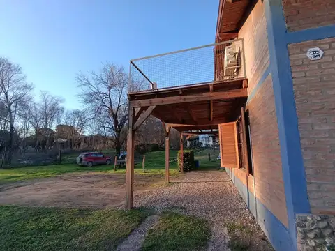 Casa 6 ambientes con 4 baños