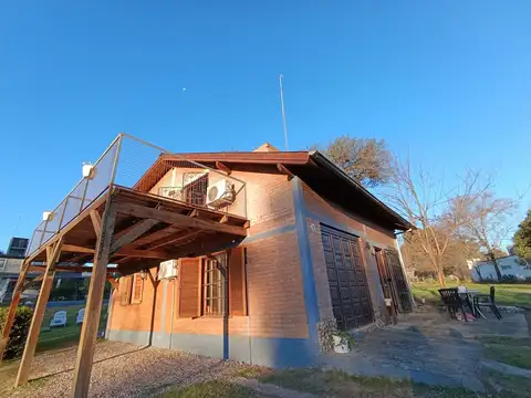 VENTA CASA C/2 DPTOS EN SANTA ROSA CALAMUCHITA CBA