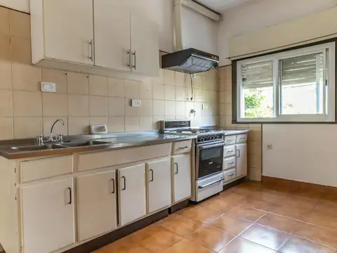Depto Tipo Casa 4 ambientes con 2 baños