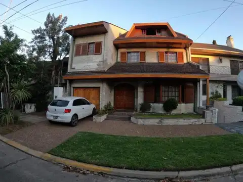Chalet en Venta en Villa Sarmiento