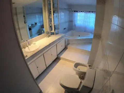Casa en Venta en Villa Sarmiento, USD 260.000