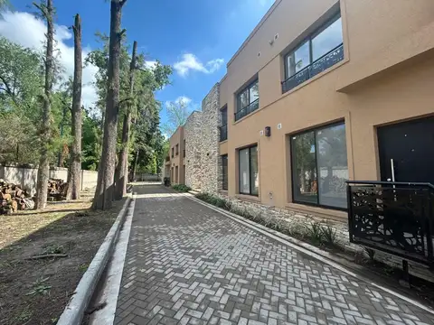Complejo Villa Toscana, Manuel Alberti