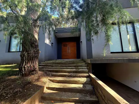 Moderna casa en venta en la reserva de Costa del Este