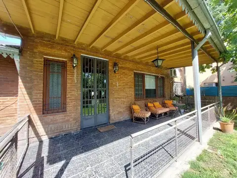 Casa en Venta en Villa Gobernador Udaondo, USD 250.000