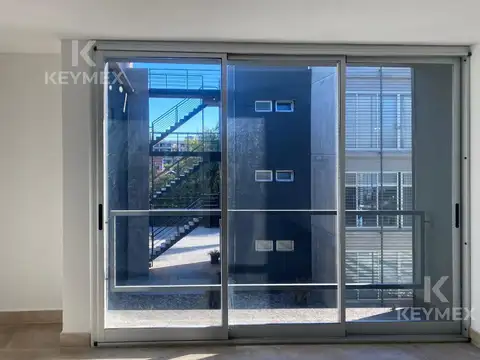 Venta Oficina con 2 Cocheras - Pilar