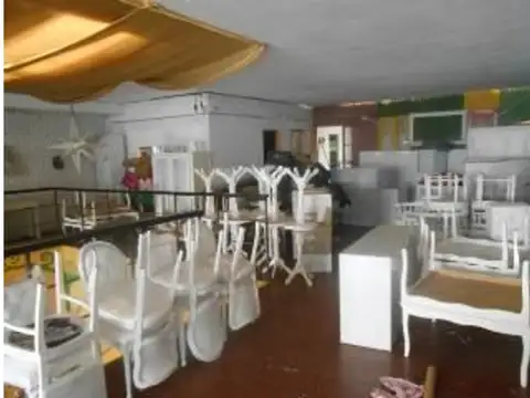 Local en Venta Via Pública