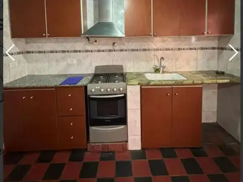 Casa 8 ambientes con 3 baños