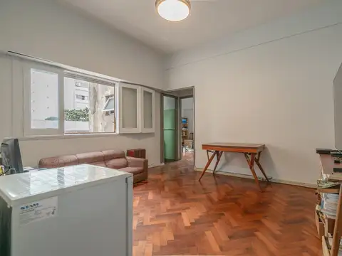 Departamento de tres ambientes  en zona  Constitución