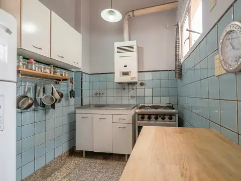 Departamento de tres ambientes  en zona  Constitución