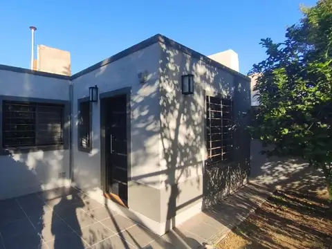 Casa 3 ambientes con 2 baños