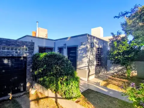 VENTA CASA 2 DORMITORIOS, PILETA LA CALERA CÓRDOBA