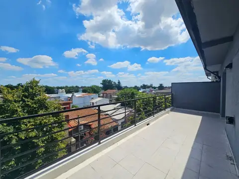 DEPARTAMENTO CON COCHERA