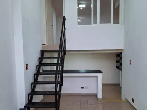 PARA AGACHAR EL LOMO...GALPON BOUTIQUE con oficinas