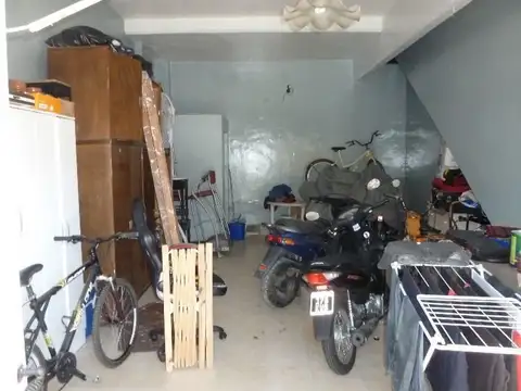 Av A Rolon 700, Piso 1