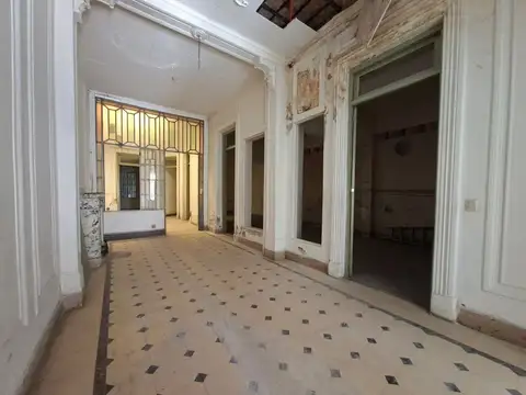 Casa 11 ambientes con 3 baños