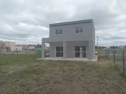 VENTA CASA 4AMB CARDALES CHICO A ESTRENAR FINANCID