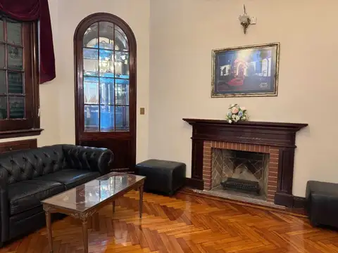 VENTA CASA 8 AMBIENTES CON JARDIN MONTE GRANDE