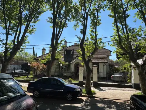 Casa en Venta con 10 cocheras