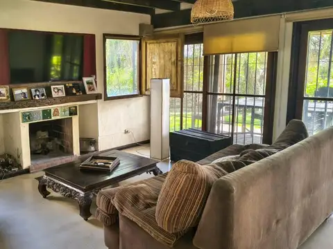 Casa 6 ambientes con 1 baño