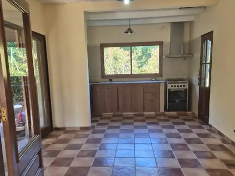 Casa 3 ambientes con 2 baños
