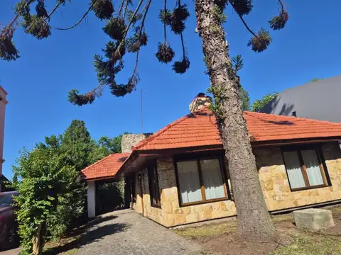 Venta Casa Country El Jaguel 3 ambientes 2 baños 3 habitaciones escritorio parrilla golf pileta sum