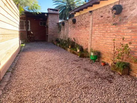 Casa en Alquiler con 1 cochera